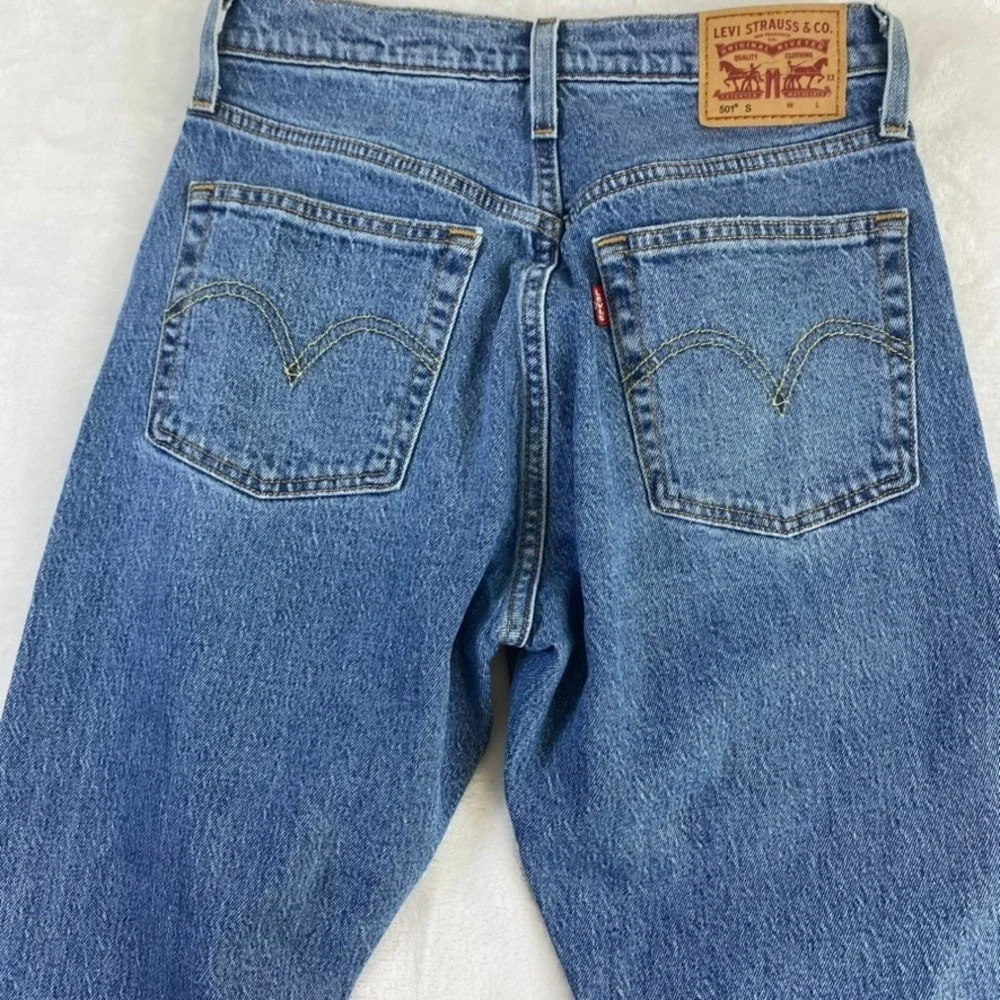 Levi's 501 Jeans Women Sz 25x28 (actual 27x27) Medium Wash Classic Button Fly - Picture 9 of 12